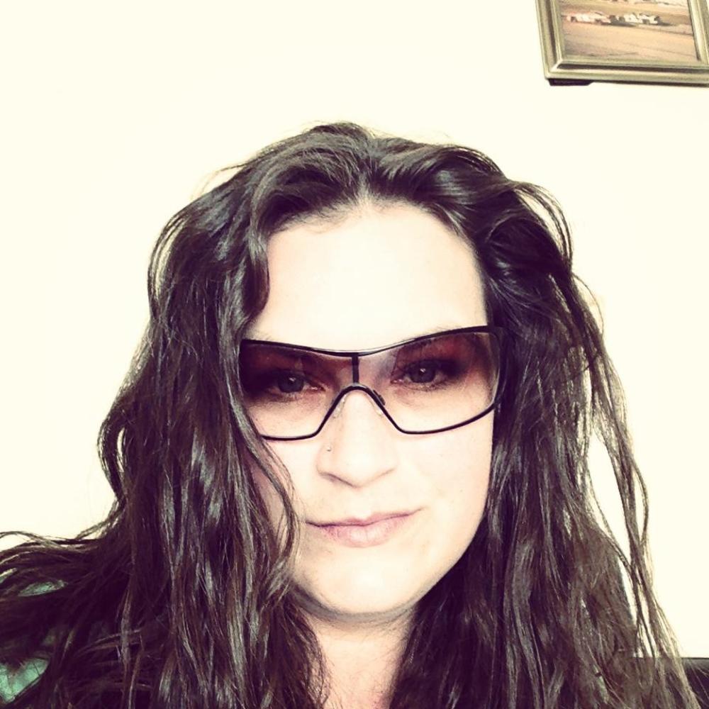 Meet your Posher, Cassandra